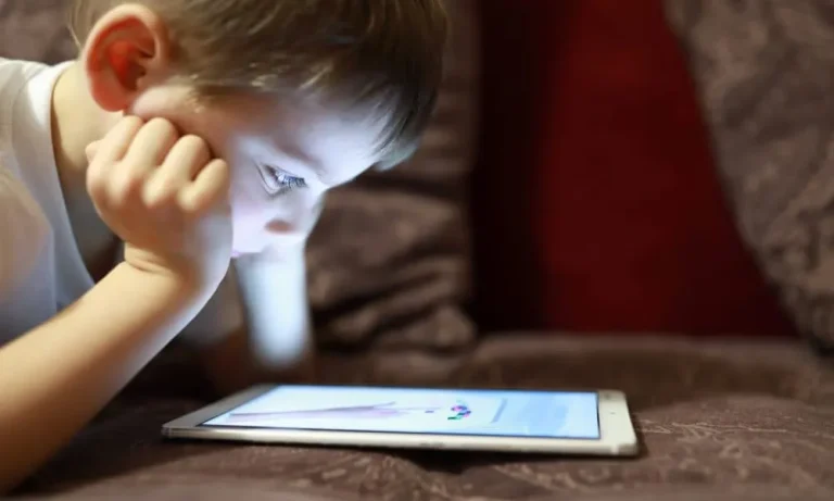 تحكم قصر النظر عند الأطفال في تركيا